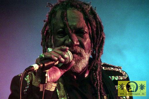 Winston McAnuff (Jam) with Fixi 7. Freedom Sounds Festival - Essigfabrik, Koeln 27.04.2019 (15).JPG